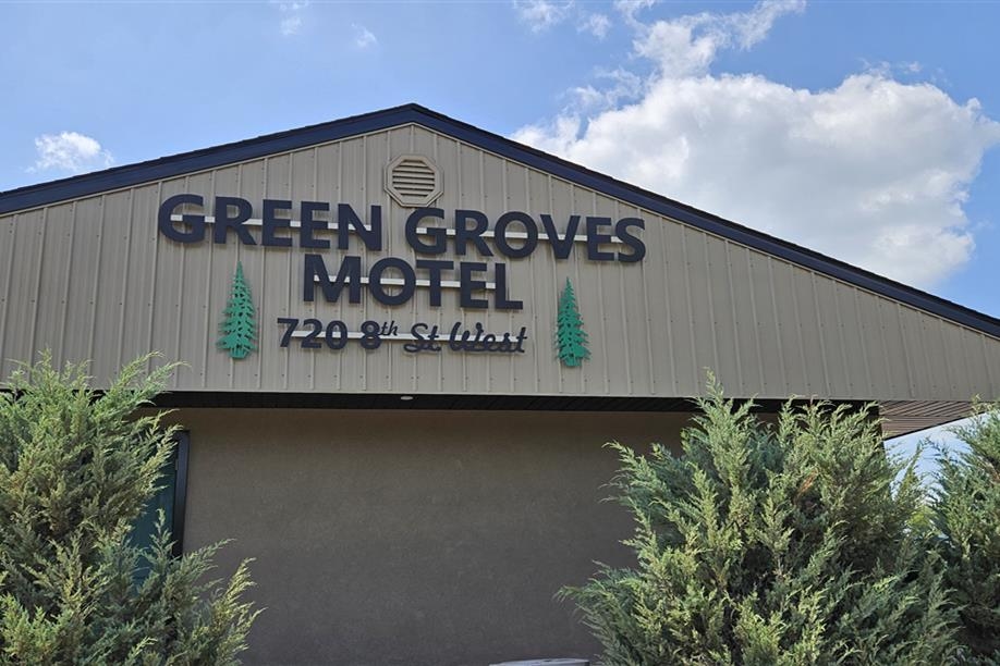 Green Groves Motel