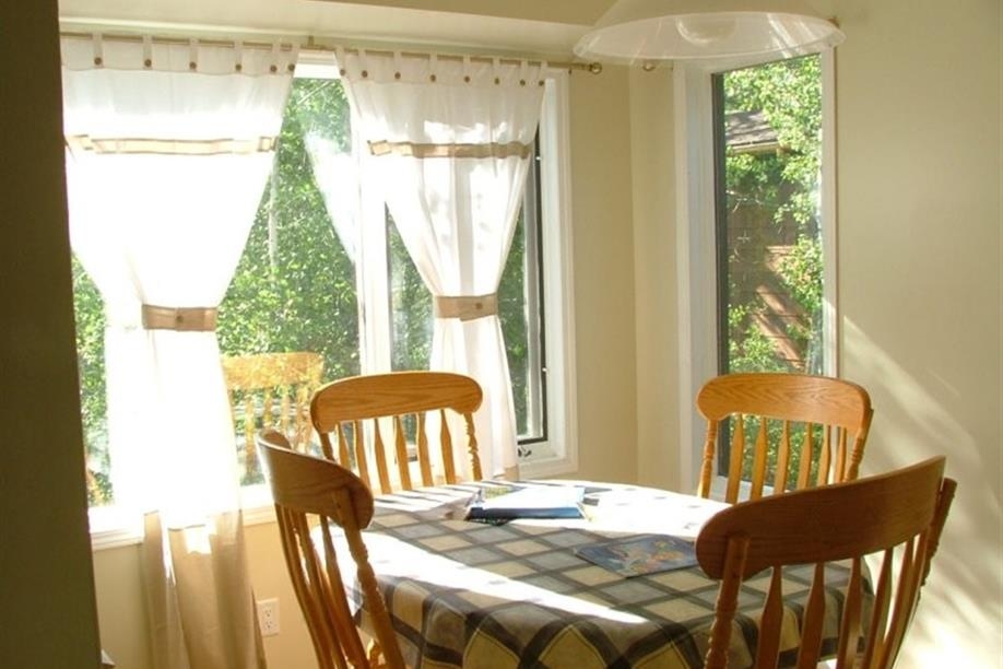 Aurora Lodges - They are designed to take advantage of rustic or contemporay charm without subjecting guests to the frailties and shortcomings of traditional Inns.