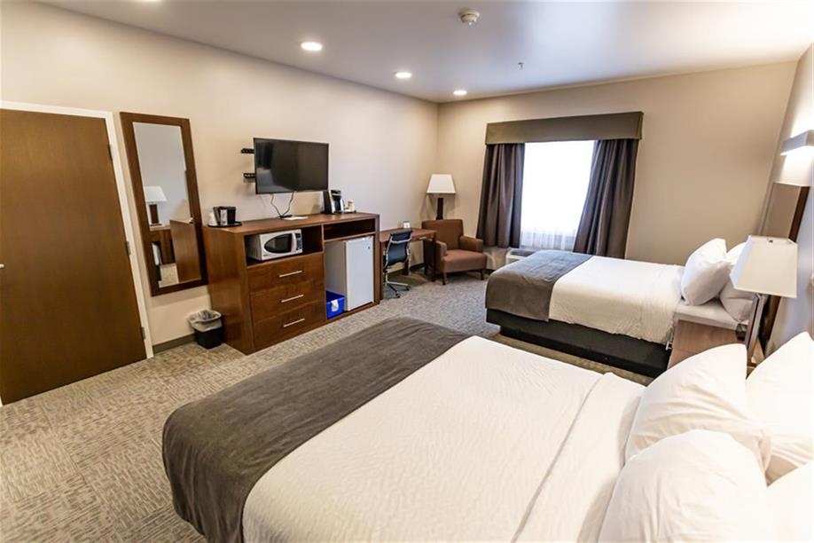 Blue Crescent Hotel | Legacy Inn - Adjoining Double Guest Room