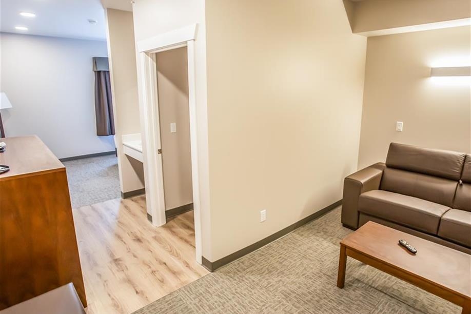 Blue Crescent Hotel | Legacy Inn  - Single Queen Guest Room