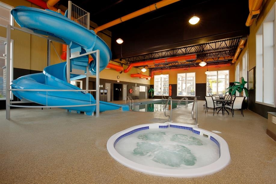 Best Western Blairmore - Pool and Waterslide Area