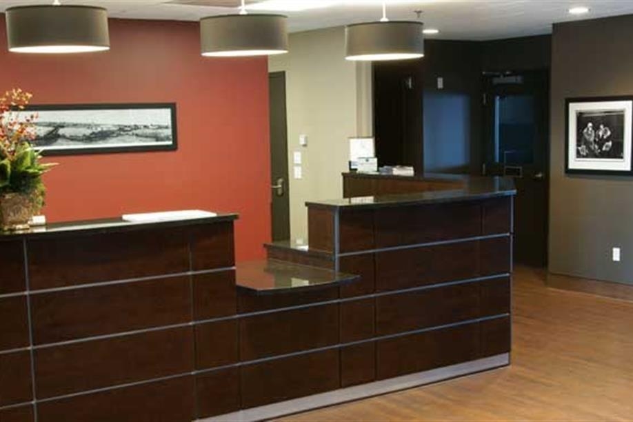 Best Western Blairmore - Front Desk