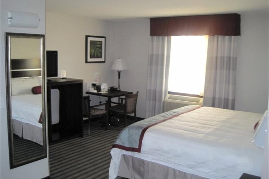 Super 8 Saskatoon West - King Room