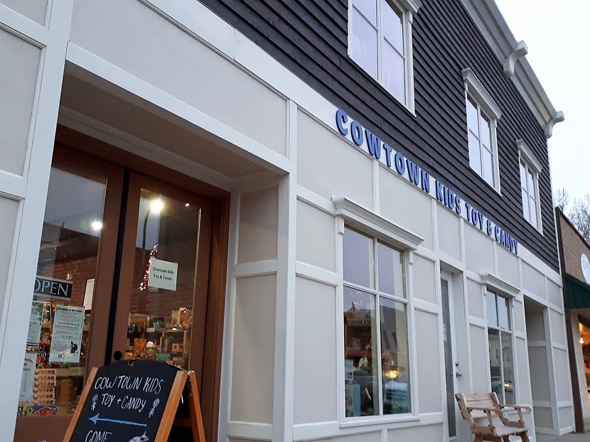 Cowtown Kids Toy & Candy