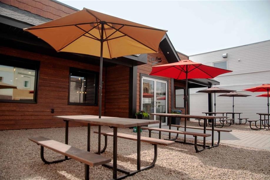 The CrateHouse - Fair weather dining patio
