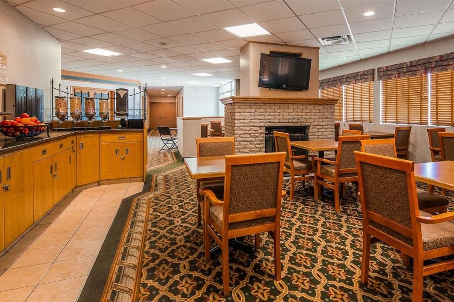 Days Inn By Wyndham Swift Current - Breakfast Area
