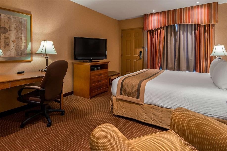 Days Inn By Wyndham Swift Current - Guest Room