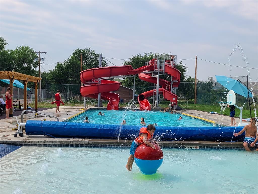 Eastend Swimming Pool & Splash Park