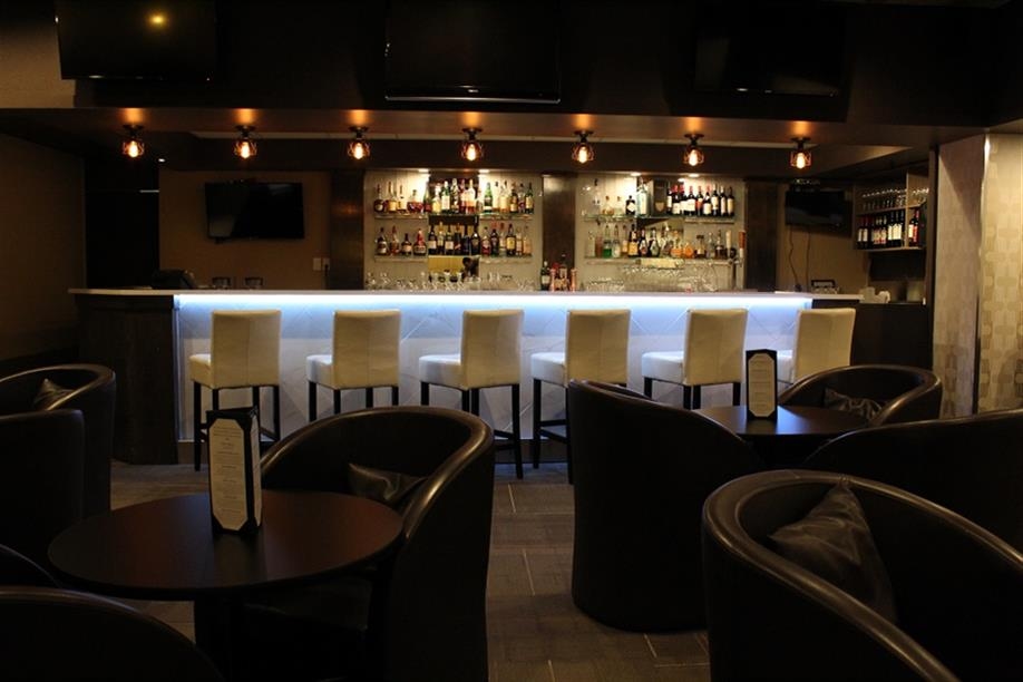 Ramada Plaza Regina - Fireside Lounge