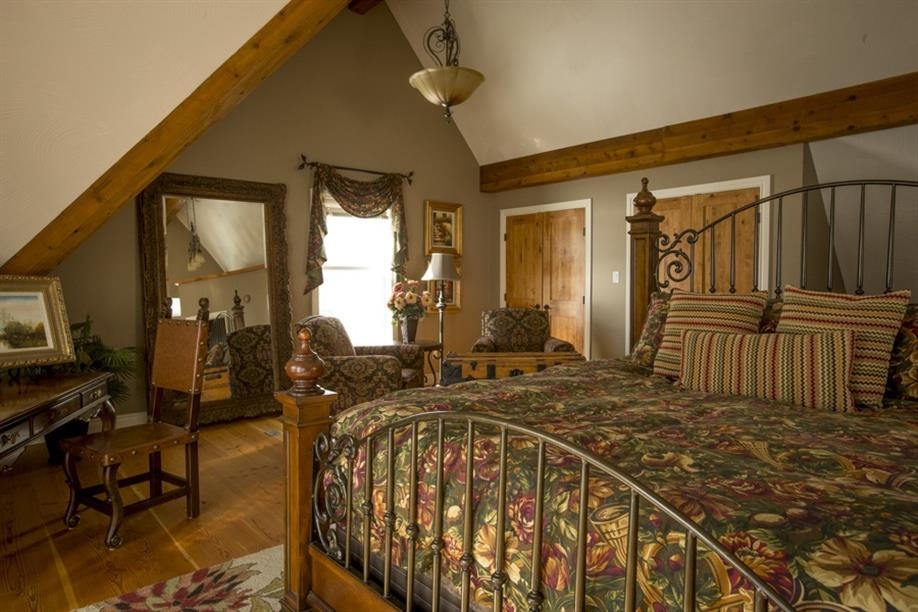Firesong Resort - The Legacy's Master Suite.