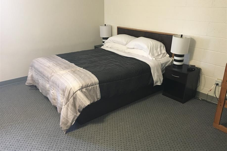 Frontier Motel and Restaurant - Guest Room