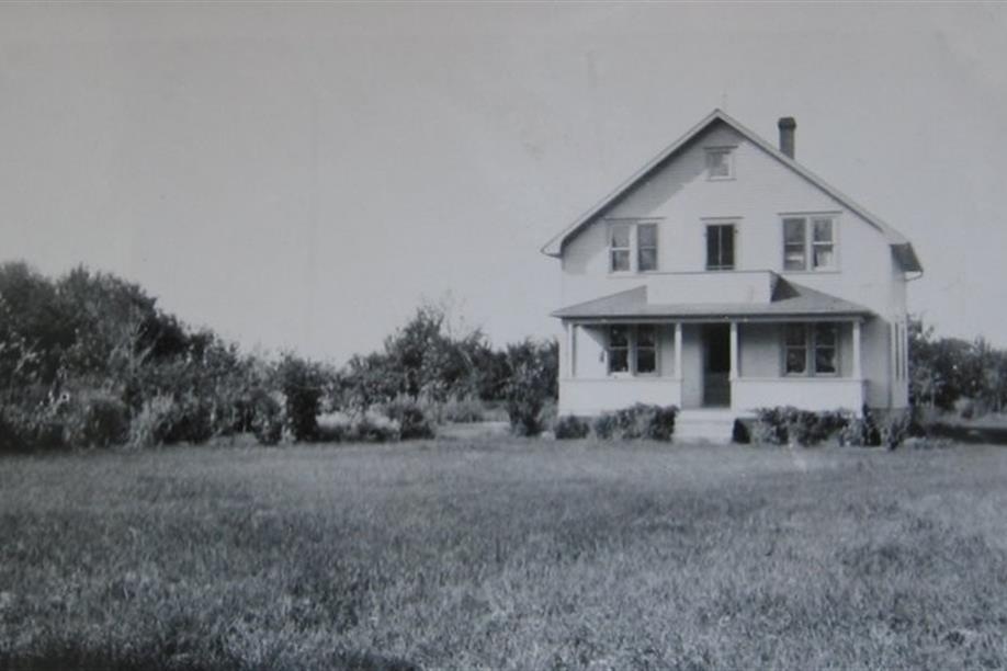 An orginal picture of the Seager Wheeler 1925 house