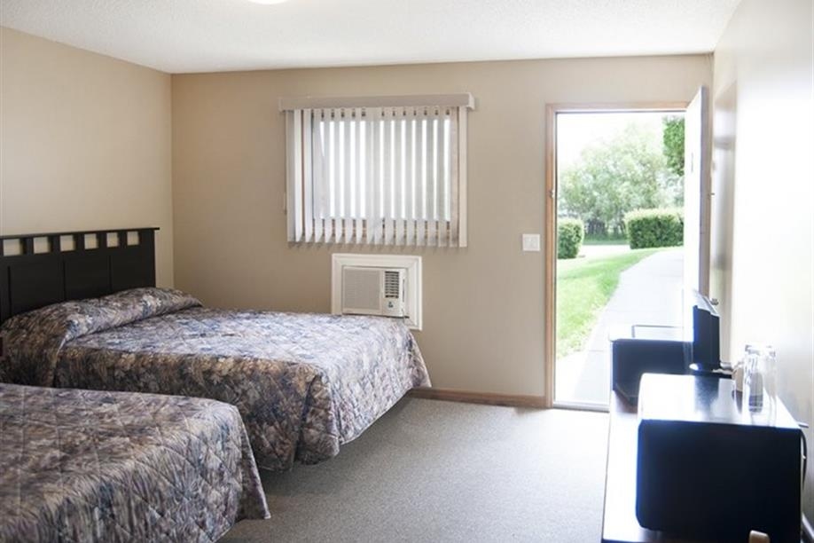 Lakeside Country Inn