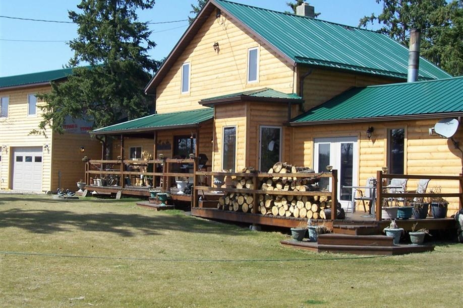 Larson Lake Outfitters