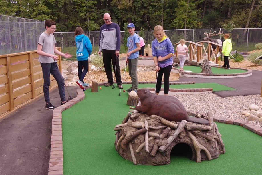 Little Al's Mini Golf, Waskesiu Lake