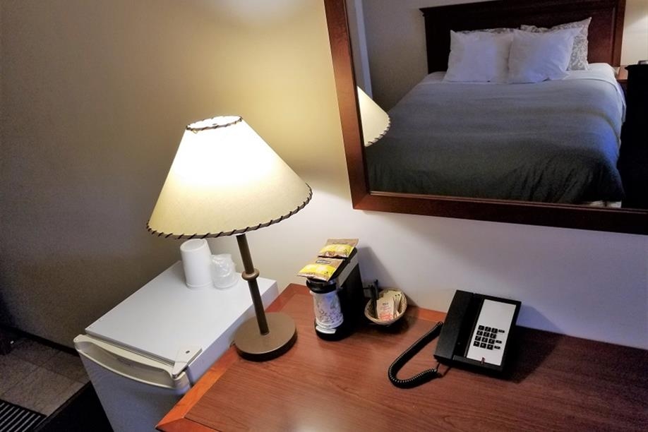 Moosomin Country Squire Inn