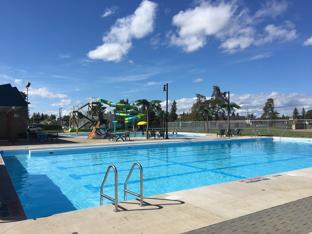 Nipawin Pool and Waterslide