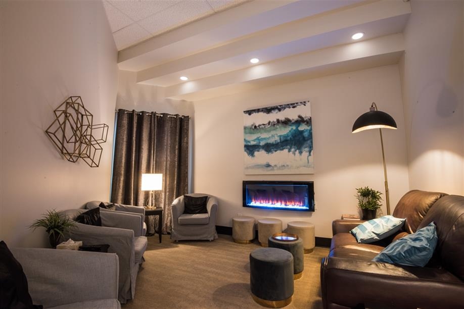 Paramount DaySpa Salon Boutique