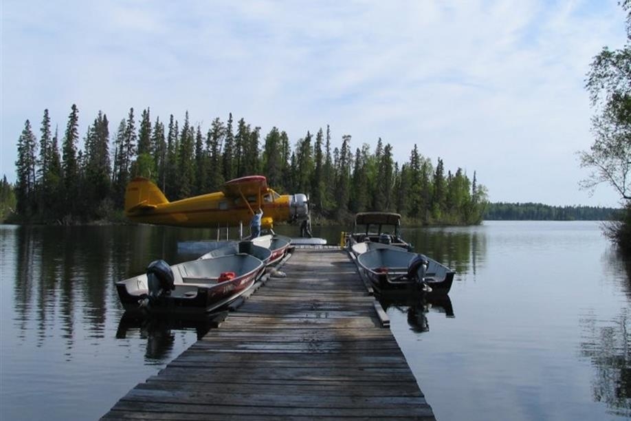 Pine Point Lodge & Outpost