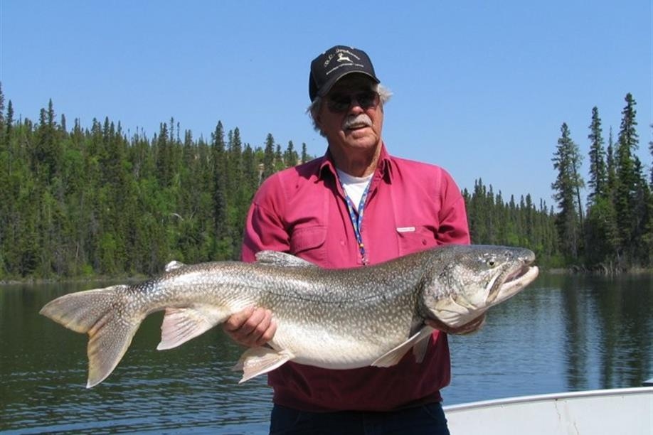 Pine Point Lodge & Outpost