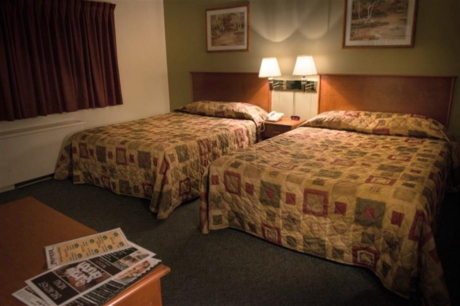 Pioneer Motor Hotel and Motel