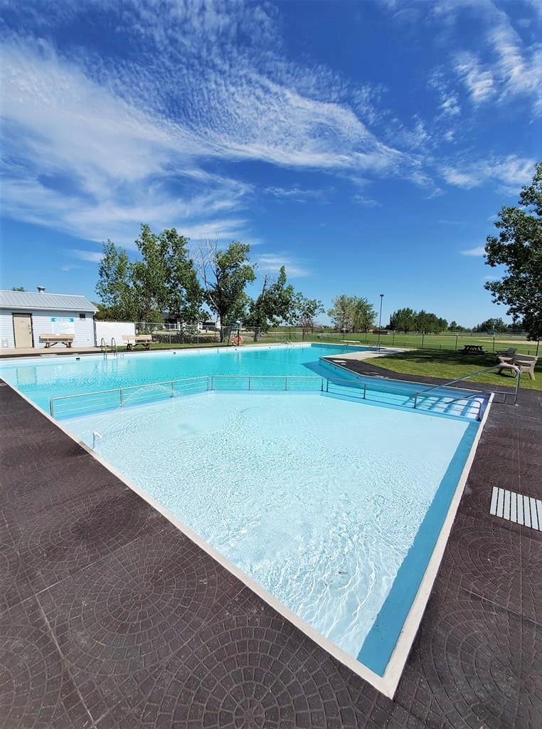 Lampman Swimming Pool