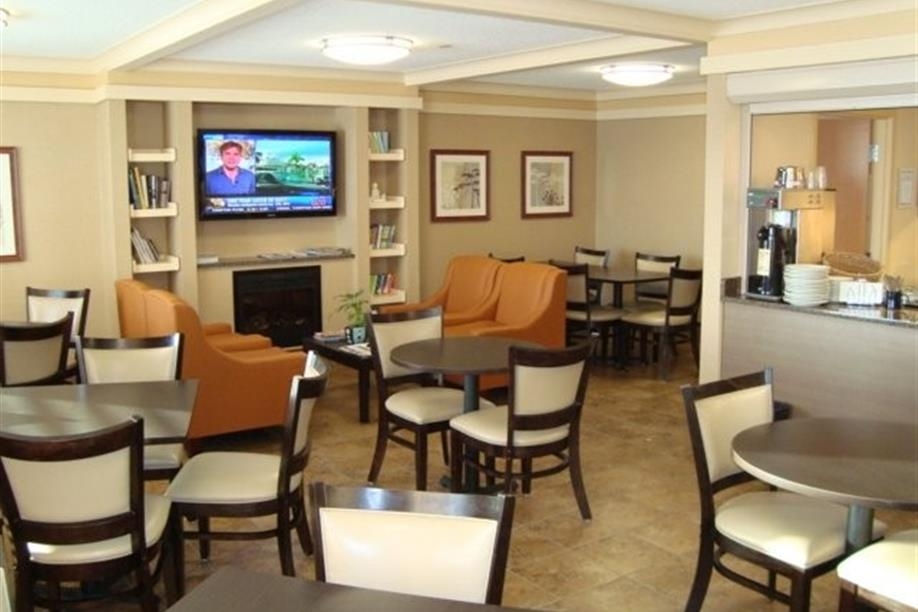 Poplar Tree Inn - Breakfast Room