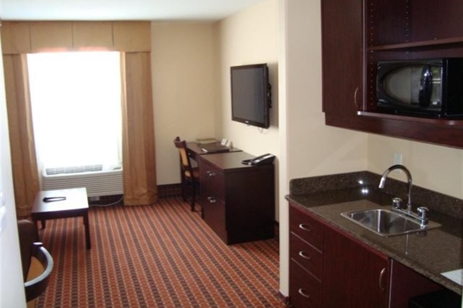 Poplar Tree Inn - Suite