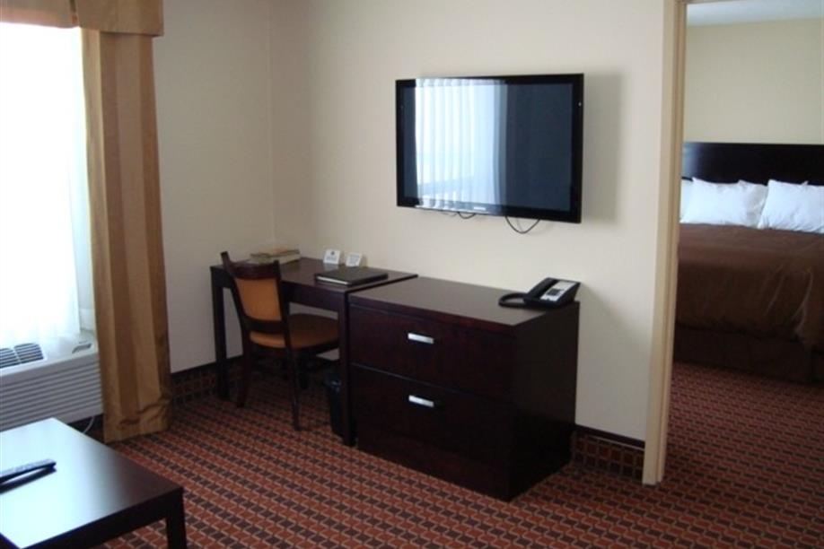 Poplar Tree Inn - Suite