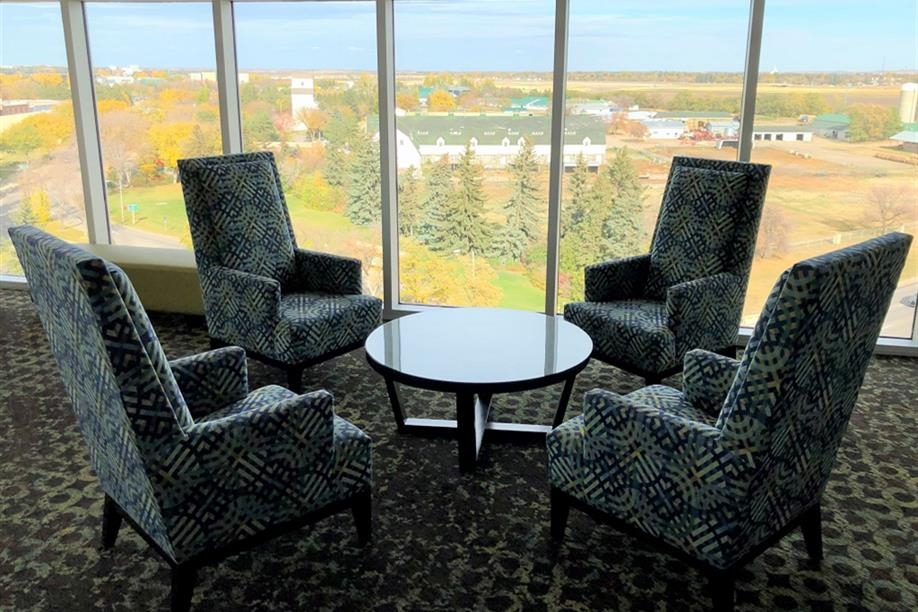 Holiday Inn Express & Suites Saskatoon East - University - The Pre-Reception Area