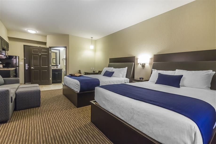 Quality Inn & Suites - Moose Jaw - Guest Room