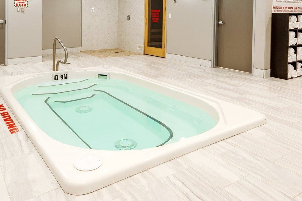 Ramada Moose Jaw - Hot Tub and Sauna Area