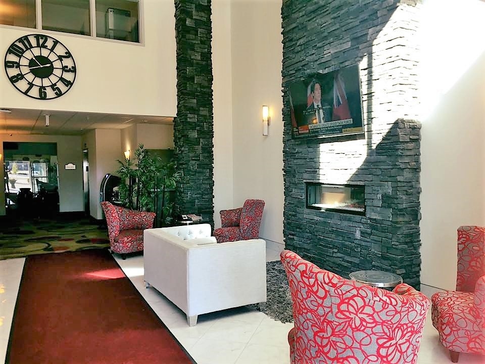 Ramada Moose Jaw - Lobby Area