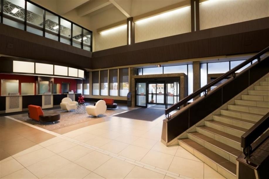 Ramada Plaza Regina - Lobby