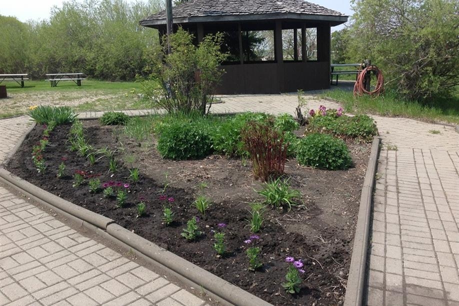 Redvers Tourism Log Cabin and Campground