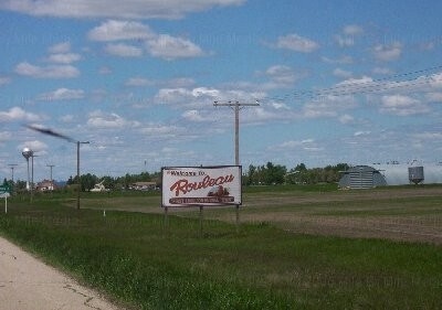 Rouleau - town entrance