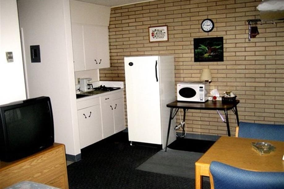 Safari Inn Motel - Kitchenette Unit