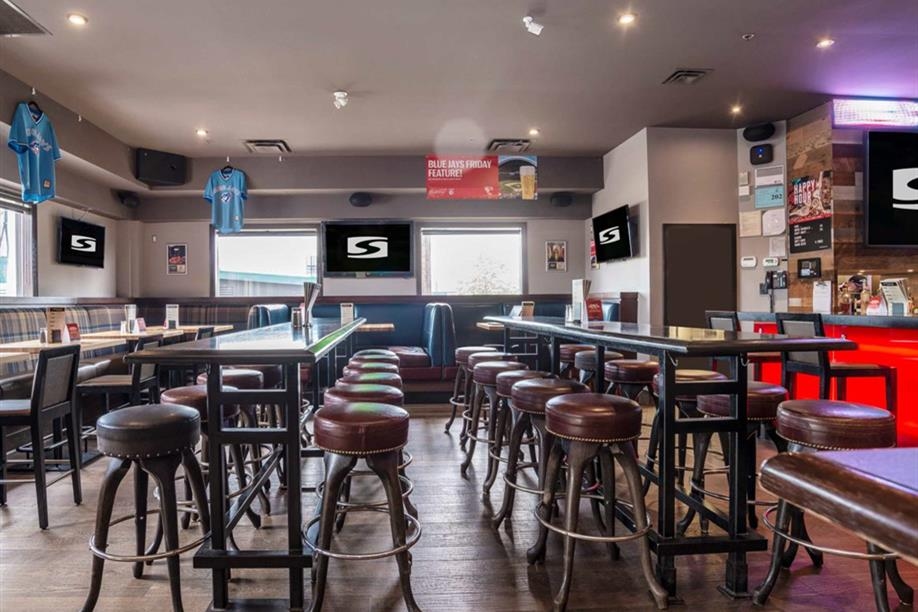 Sandman Hotel Saskatoon - Shark Club Bar & Grill