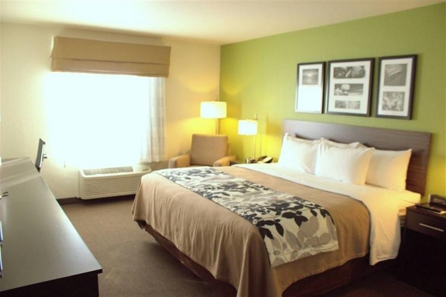 Sleep Inn Regina East - King Room
