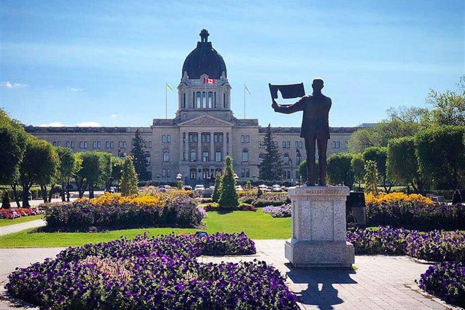 Wascana Centre - Saskatchewan Legislative Building and Queen Elizaberth II Gardens