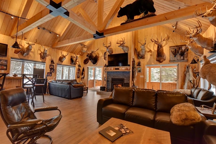 Western Trophy Outfitters & Great Grey Outfitters