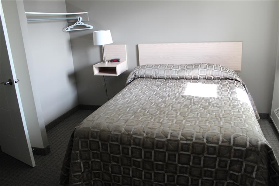 Arbour Ridge Inn & Suites