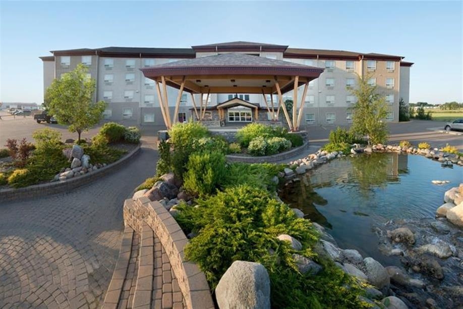 Clients of Prairies Edge Outfitting stay at the Gold Eagle Lodge in North Battleford