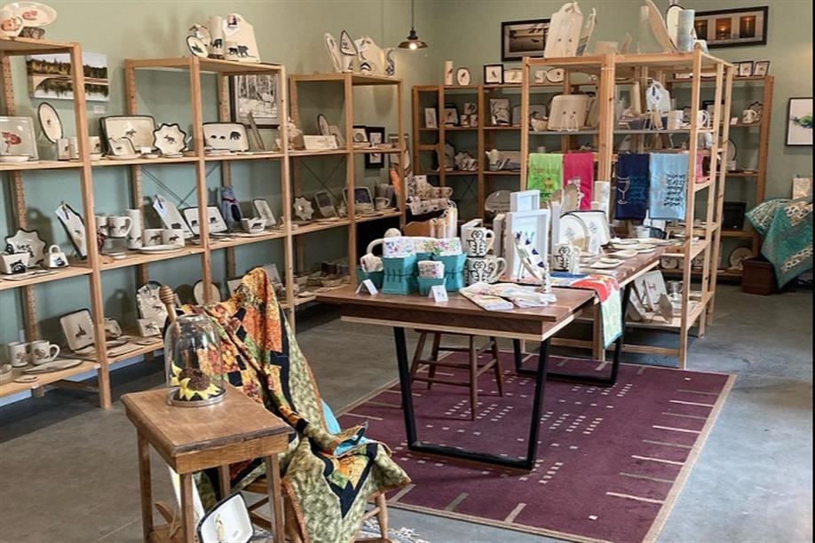 Robertson Gallery & Gift and Susan Robertson Pottery