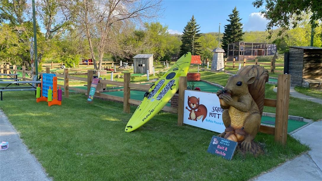 Squirrely Putt & Play