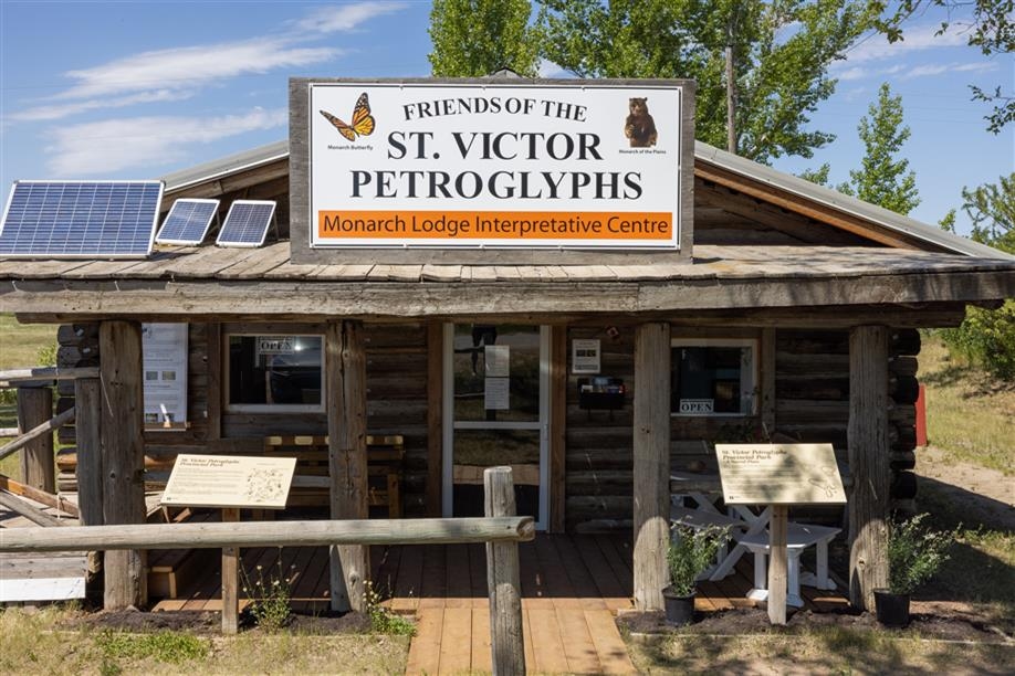 St. Victor Petroglyphs Displays | Provincial Historic Park Tours