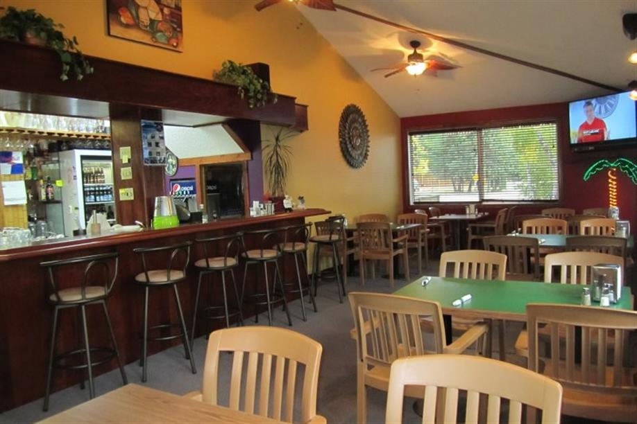 The Beach House Family Restaurant - Main floor