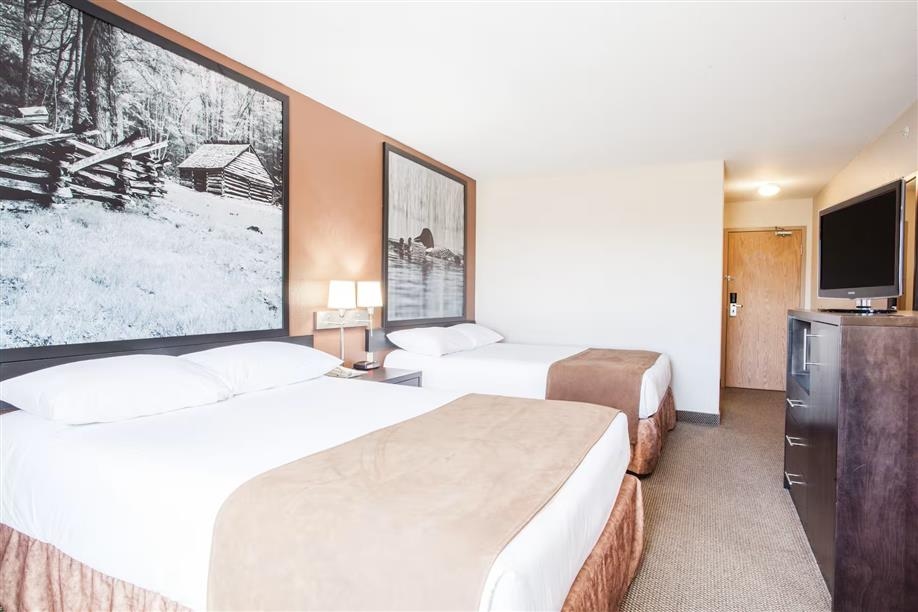 Super 8 by Wyndham Meadow Lake