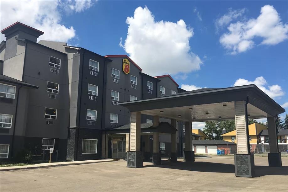 Super 8 by Wyndham Regina