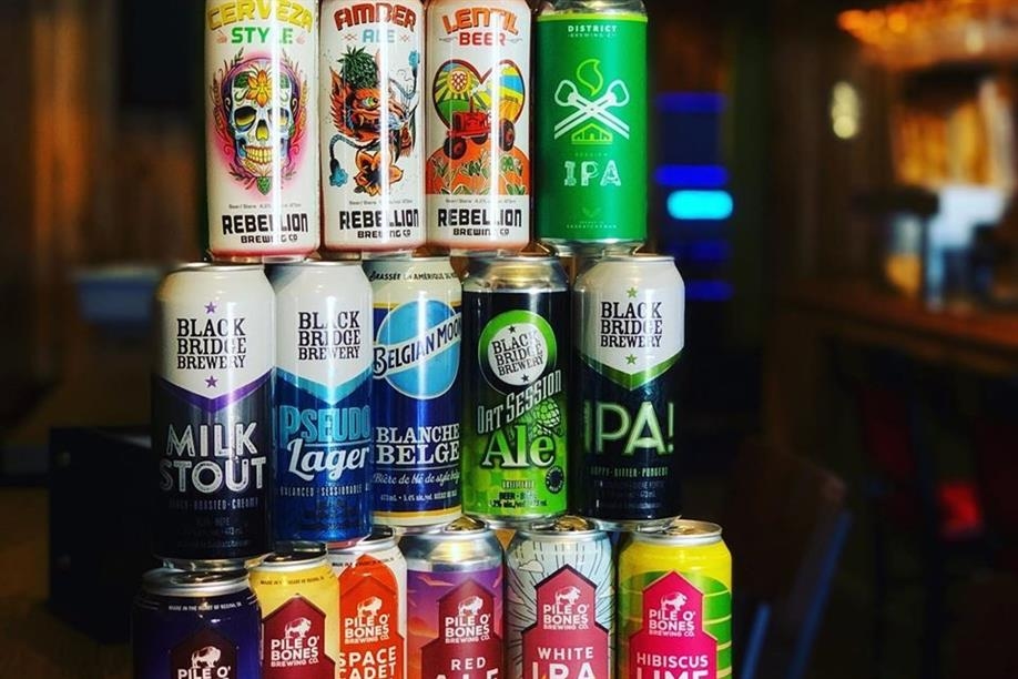 Tommy's Speakeatery - Local beer available